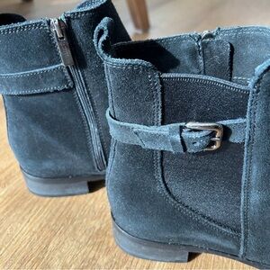 La Canadienne Black Suede Ankle Boots with Buckle size 8.5
